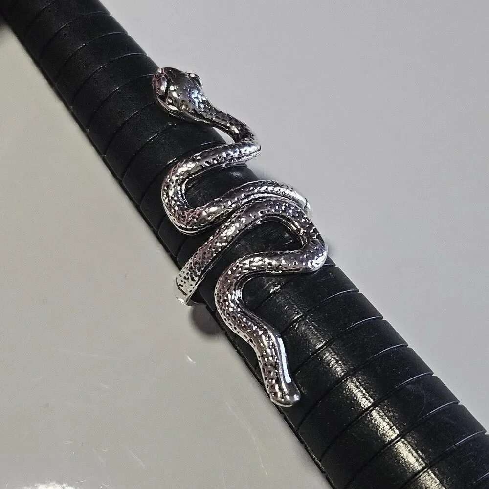 *Sale* Silver Tone Slithery Snake Ring Size 7.5